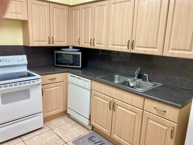 9225 Collins Ave # 1109, Surfside FL 33154