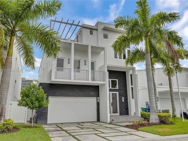 8237 NW 33rd Ter, Doral FL 33122