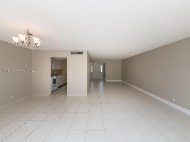 2304 NE 7th St # 27, Hallandale Beach FL 33009