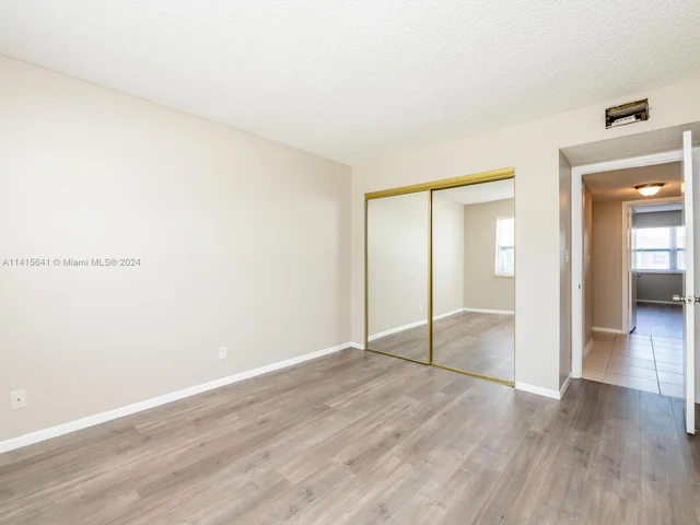 2304 NE 7th St # 27, Hallandale Beach FL 33009