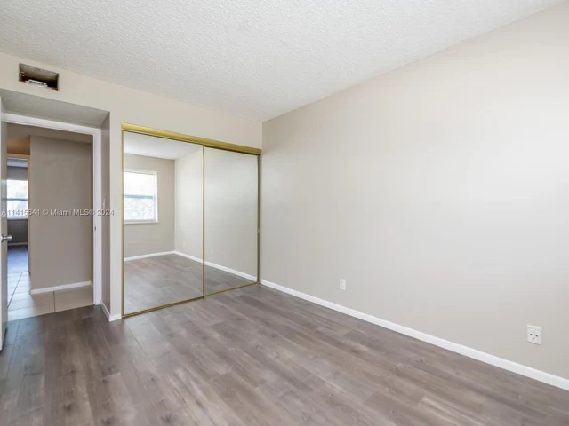 2304 NE 7th St # 27, Hallandale Beach FL 33009