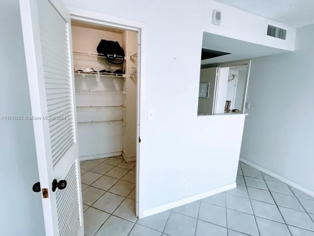 2030 S Ocean Dr # 2110, Hallandale Beach FL 33009