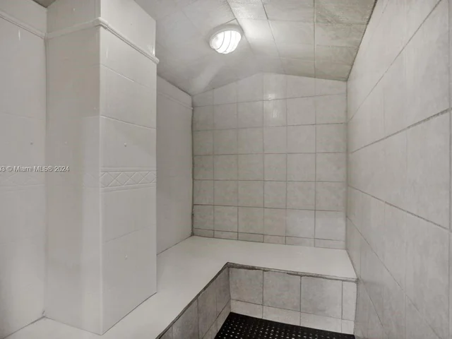 2030 S Ocean Dr # 2110, Hallandale Beach FL 33009