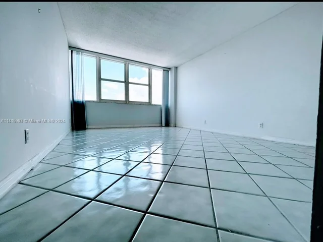 2030 S Ocean Dr # 2110, Hallandale Beach FL 33009