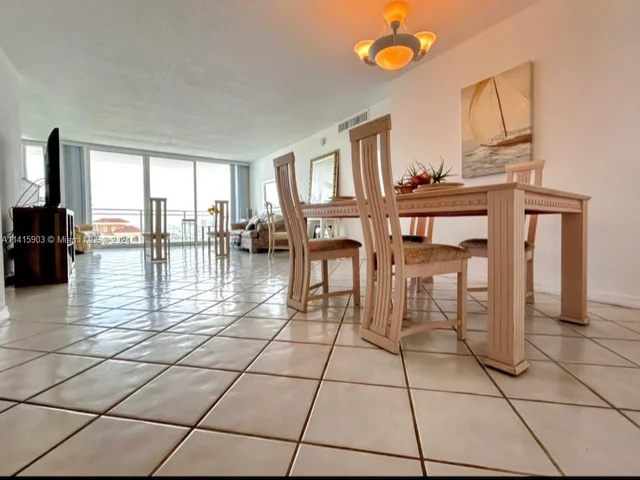 2030 S Ocean Dr # 2110, Hallandale Beach FL 33009