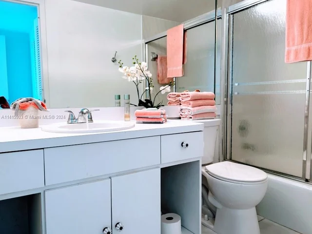 2030 S Ocean Dr # 2110, Hallandale Beach FL 33009