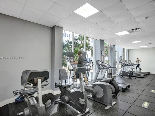 2030 S Ocean Dr # 2110, Hallandale Beach FL 33009