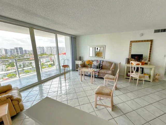2030 S Ocean Dr # 2110, Hallandale Beach FL 33009