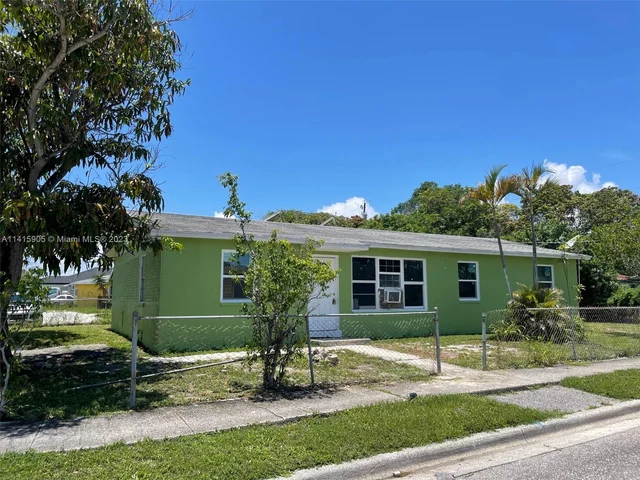 1100 W 31 St, Riviera Beach FL 33404