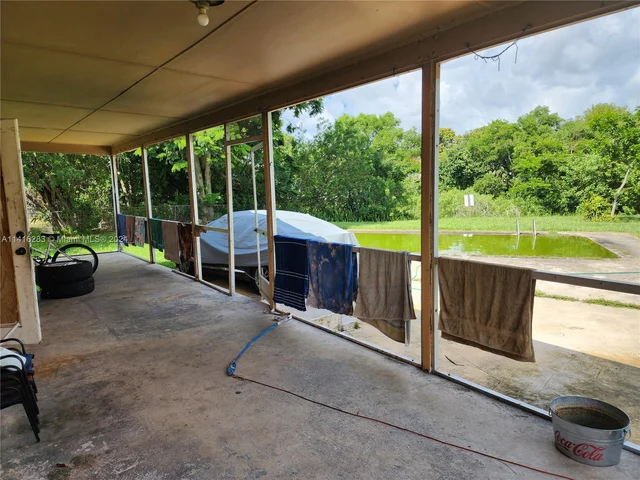 5401 Lakeshore Dr, West Palm Beach FL 33407