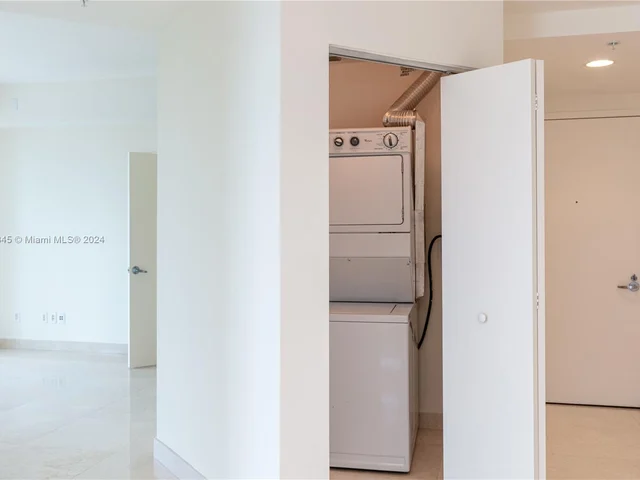 60 SW 13th St # 3000, Miami FL 33130