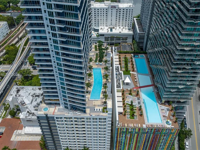 60 SW 13th St # 3000, Miami FL 33130