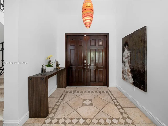 580 Harbor Drive, Key Biscayne FL 33149