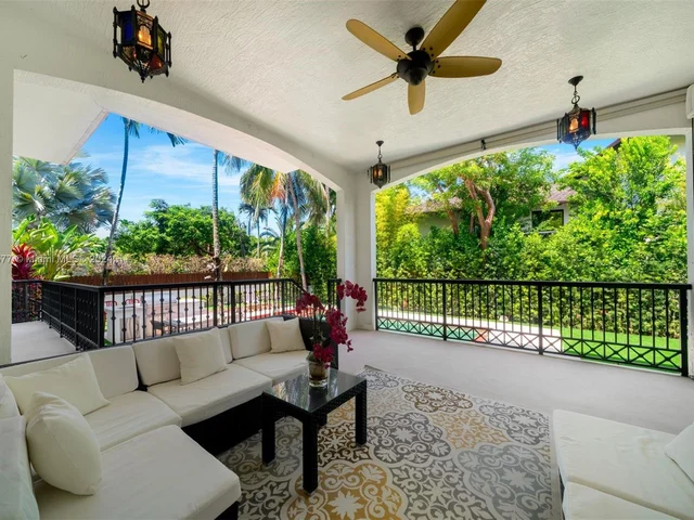 580 Harbor Drive, Key Biscayne FL 33149