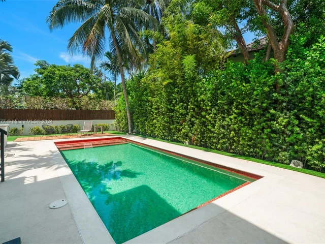 580 Harbor Drive, Key Biscayne FL 33149