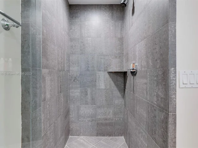 3801 Collins Ave # 503, Miami Beach FL 33140