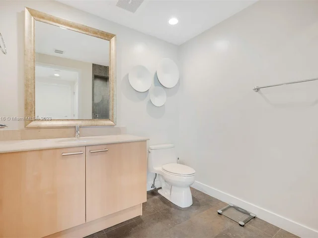 3801 Collins Ave # 503, Miami Beach FL 33140