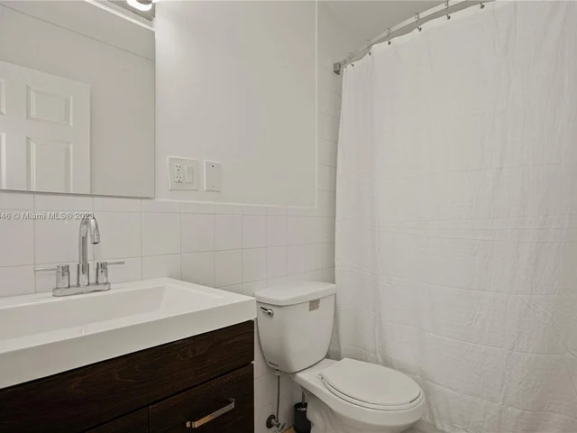 6345 Collins Ave, Miami Beach FL 33141