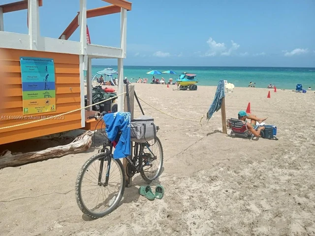 427 Golden Isles Dr # 5H, Hallandale Beach FL 33009