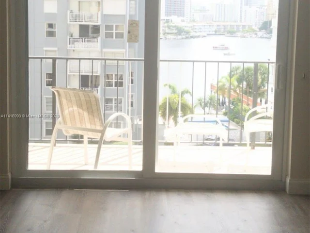 427 Golden Isles Dr # 5H, Hallandale Beach FL 33009