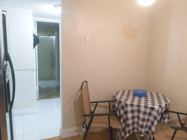 427 Golden Isles Dr # 5H, Hallandale Beach FL 33009