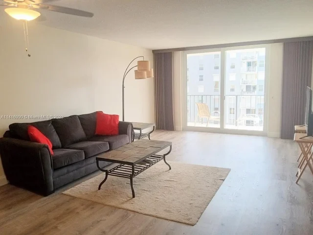 427 Golden Isles Dr # 5H, Hallandale Beach FL 33009