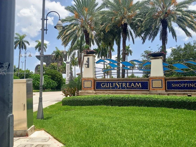 427 Golden Isles Dr # 5H, Hallandale Beach FL 33009