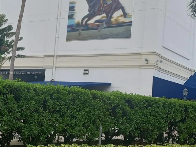 427 Golden Isles Dr # 5H, Hallandale Beach FL 33009