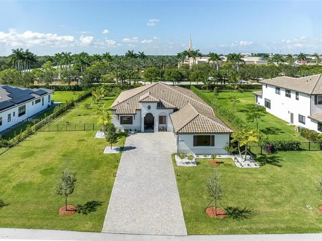 15450 SW 38th Ct, Davie FL 33331