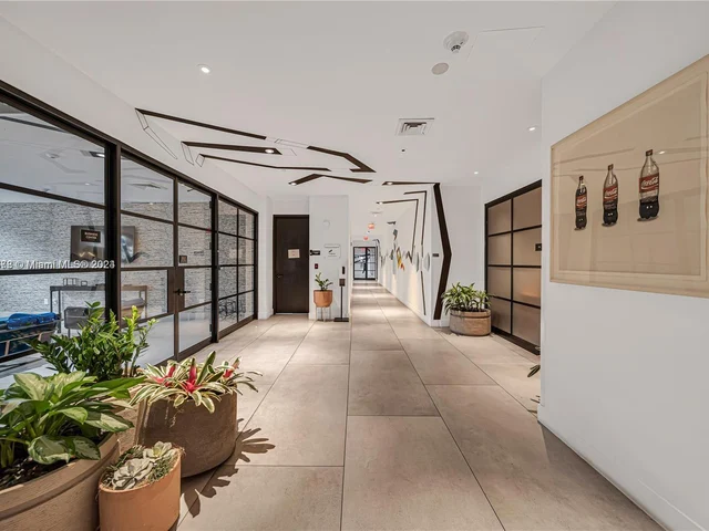 121 NE 34th St # 915, Miami FL 33137