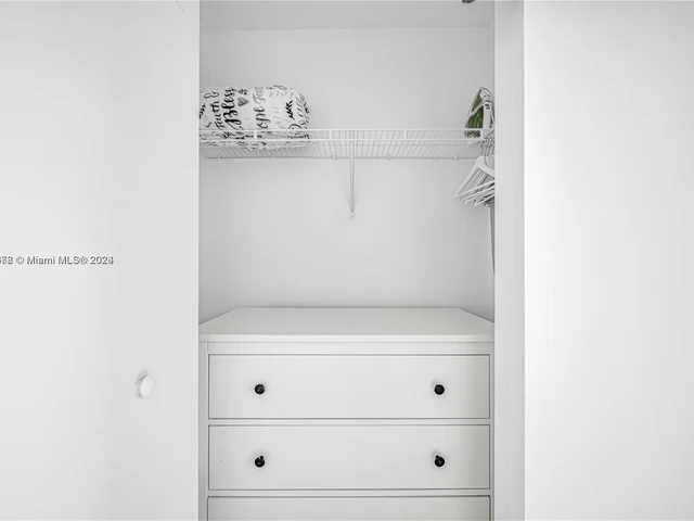 121 NE 34th St # 915, Miami FL 33137