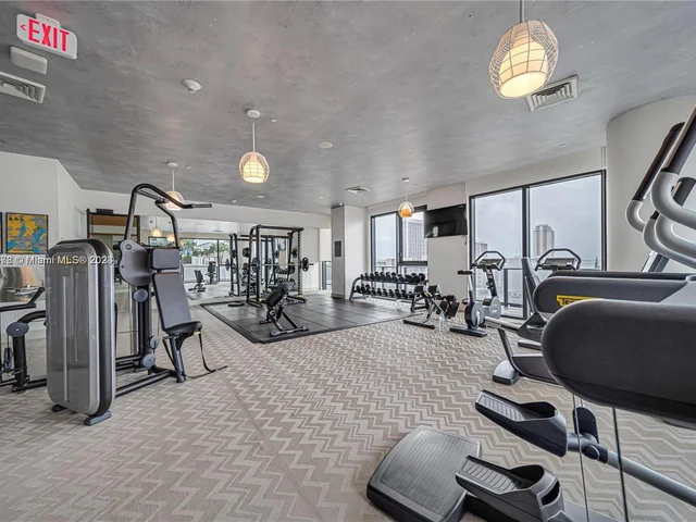 121 NE 34th St # 915, Miami FL 33137