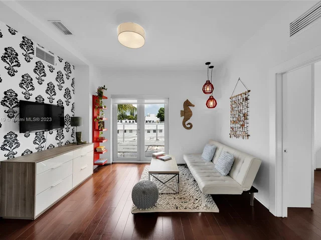 1600 Euclid Avenue # 211, Miami Beach FL 33139