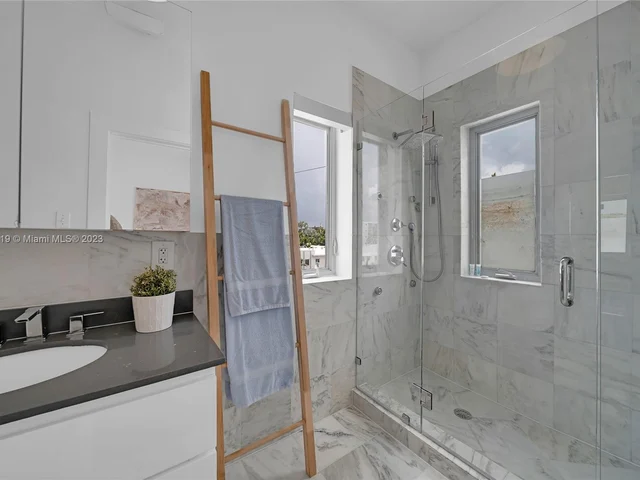 1600 Euclid Avenue # 211, Miami Beach FL 33139