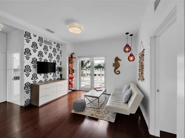 1600 Euclid Avenue # 211, Miami Beach FL 33139