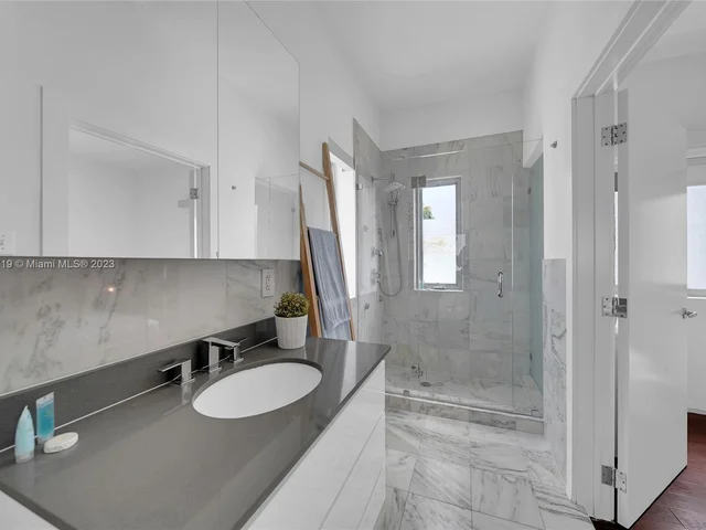 1600 Euclid Avenue # 211, Miami Beach FL 33139