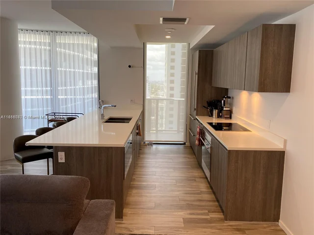 801 S Miami Ave # 2501, Miami FL 33130