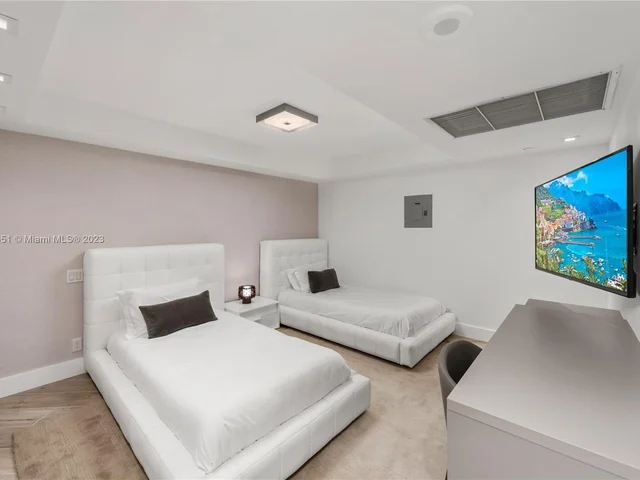 2301 Collins Ave # 1432, Miami Beach FL 33139