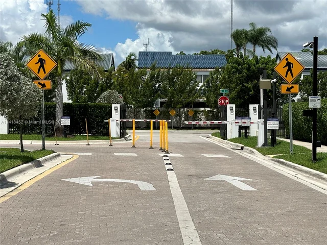 20645 NE 2nd Ct, Miami FL 33179