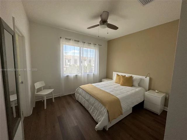 20645 NE 2nd Ct, Miami FL 33179