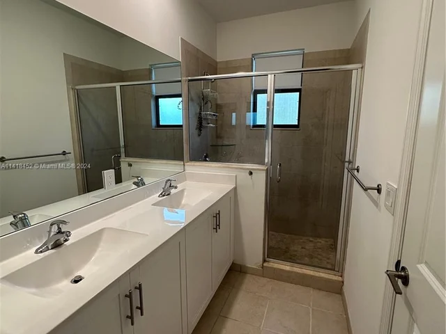 20645 NE 2nd Ct, Miami FL 33179