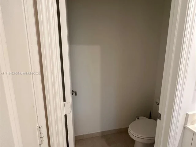 20645 NE 2nd Ct, Miami FL 33179