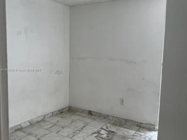 17560 Atlantic Blvd # 301, Sunny Isles Beach FL 33160