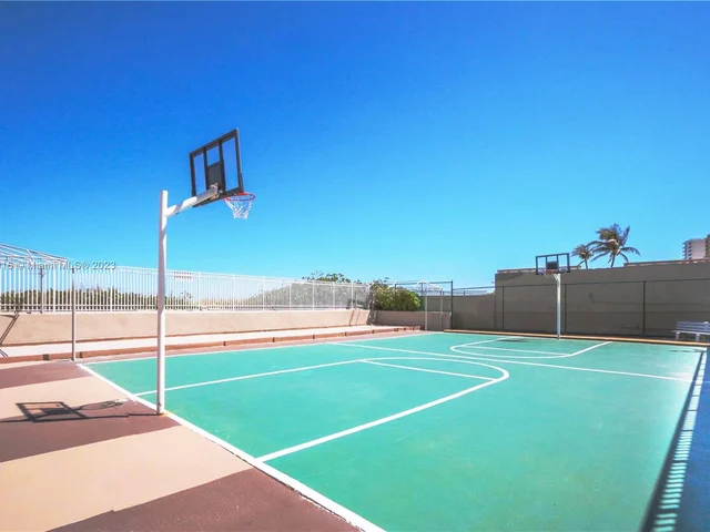 1985 S Ocean Dr, Hallandale Beach FL 33009