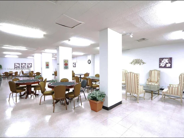 1985 S Ocean Dr, Hallandale Beach FL 33009