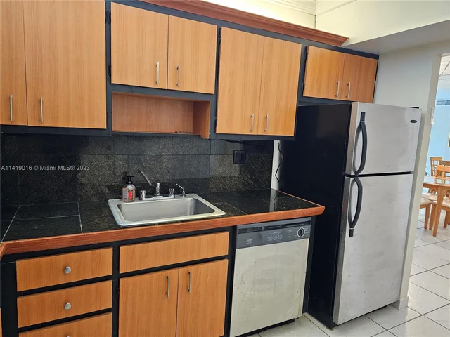 1985 S Ocean Dr, Hallandale Beach FL 33009