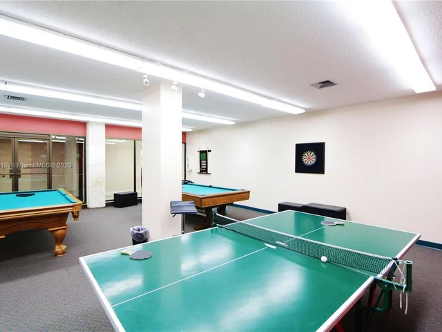 1985 S Ocean Dr, Hallandale Beach FL 33009