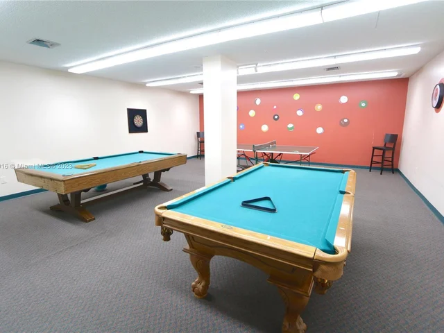 1985 S Ocean Dr, Hallandale Beach FL 33009