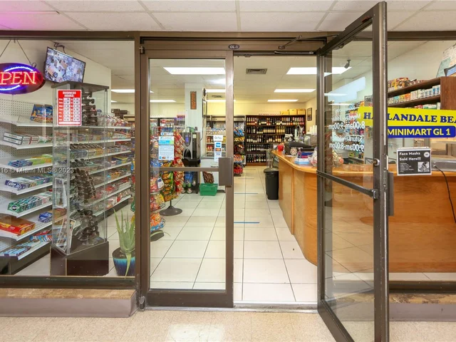 1985 S Ocean Dr, Hallandale Beach FL 33009