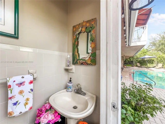 11980 SW 92nd Ln, Miami FL 33186